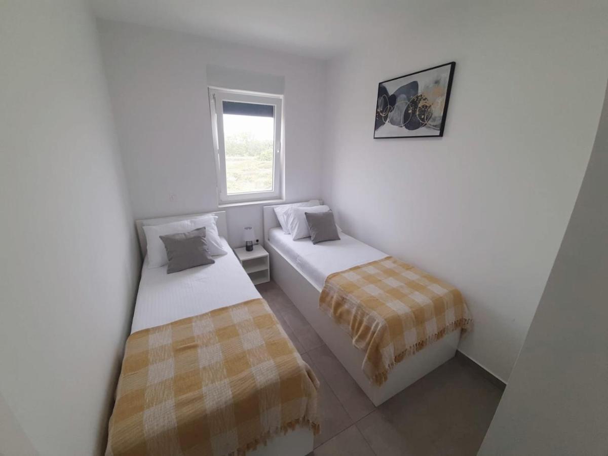 Apartments Anda נין מראה חיצוני תמונה