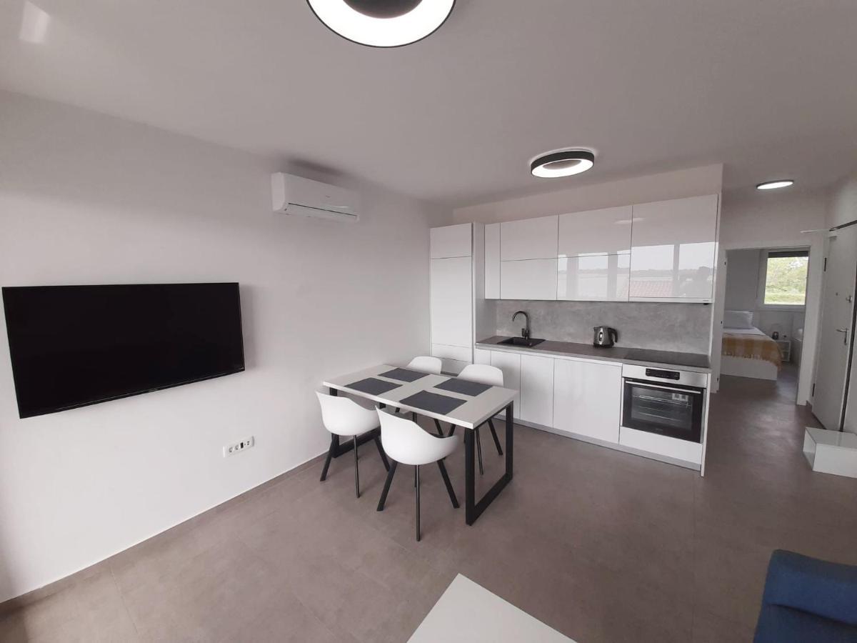 Apartments Anda נין מראה חיצוני תמונה